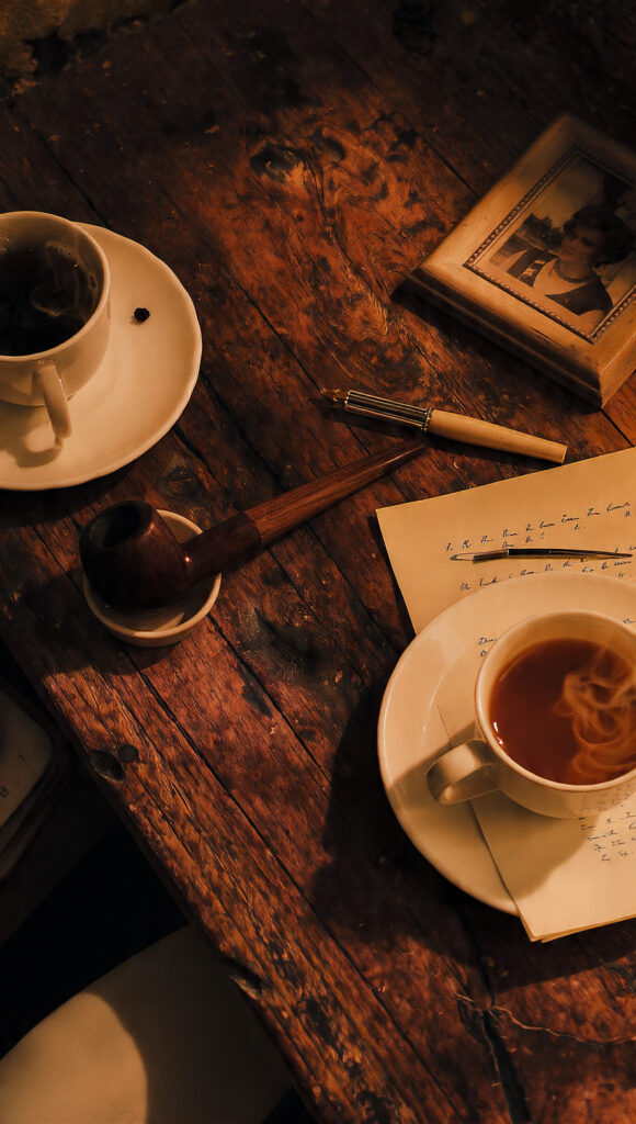 El escritorio de trabajo de C.S. Lewis con sus objetos personales.